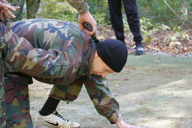 На Донбасі російський офіцер застрелив підлеглого