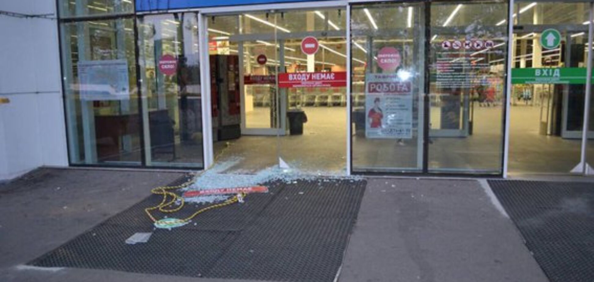 Поки охорона спала: в Миколаєві грабіжники винесли з 'ювелірки' сейфи з золотом