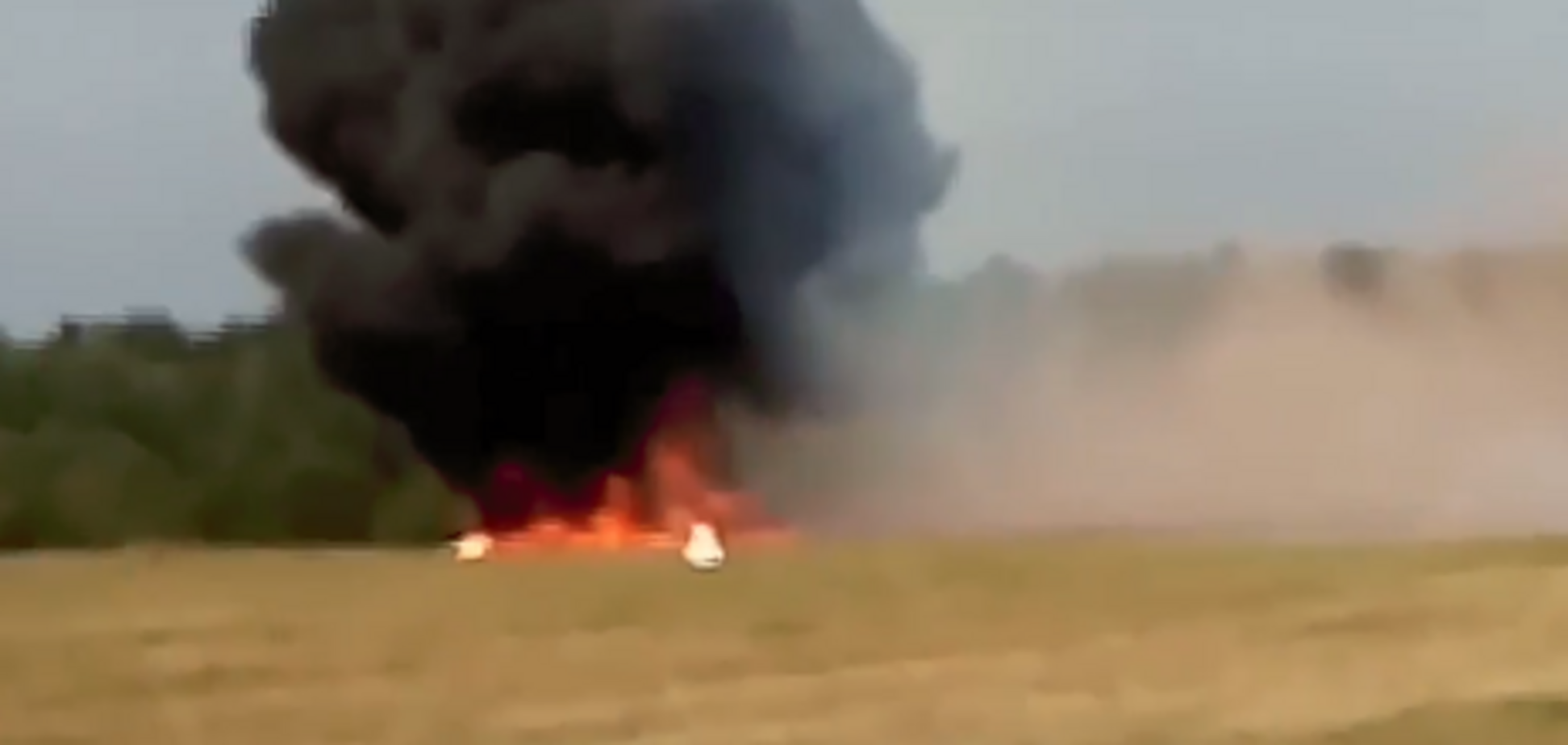 В России разбился самолет: появилось жуткое видео с места ЧП