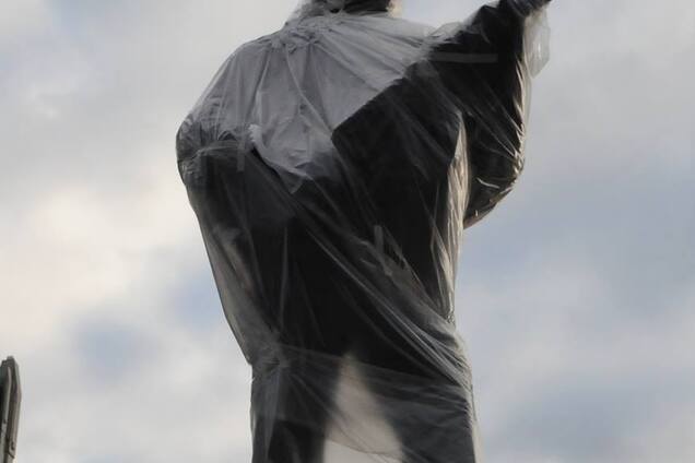 Одним из первых в России падет калашный монстр