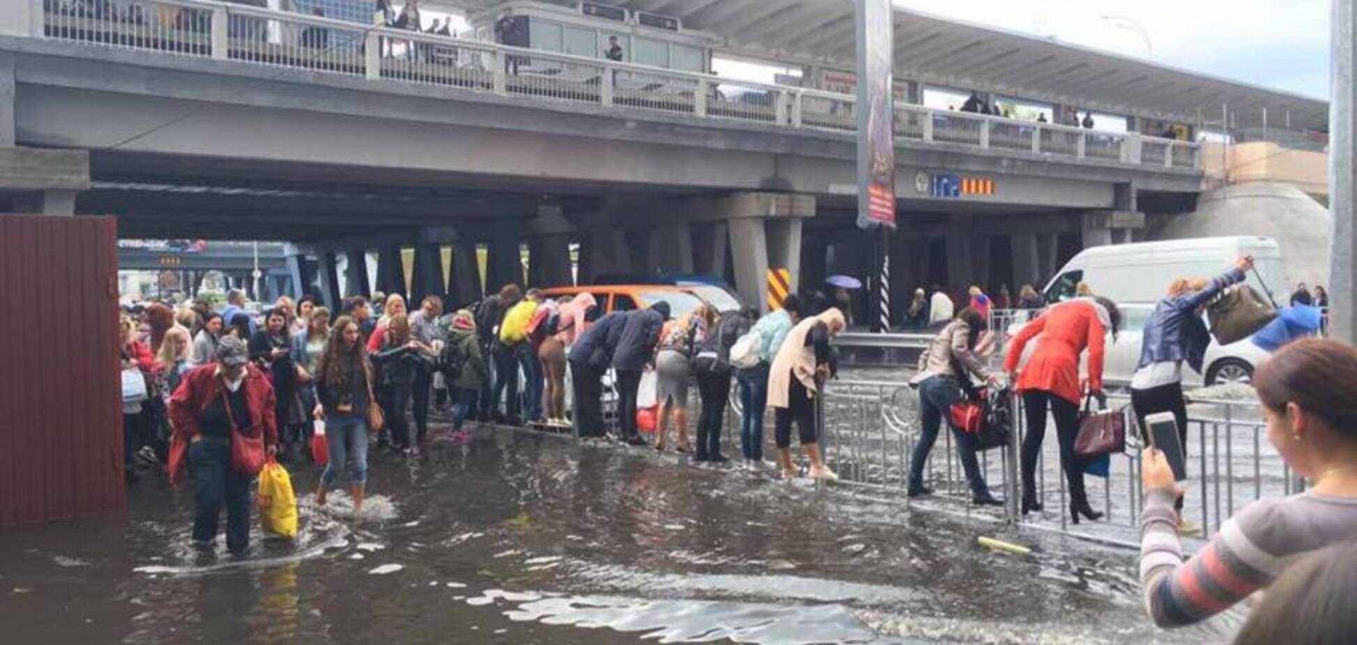Потоп у Києві: каналізаційна система не витримала