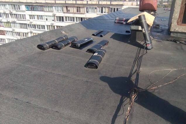 У Києві прогримів вибух на даху будинку: є постраждалі