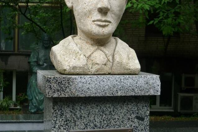 Великий человек и бесстыжая страна, скрывающая правду