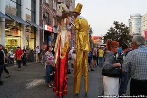 Королева, блазень і ходулі: у Дніпрі до візиту Саакашвілі збулися прогнози Філатова