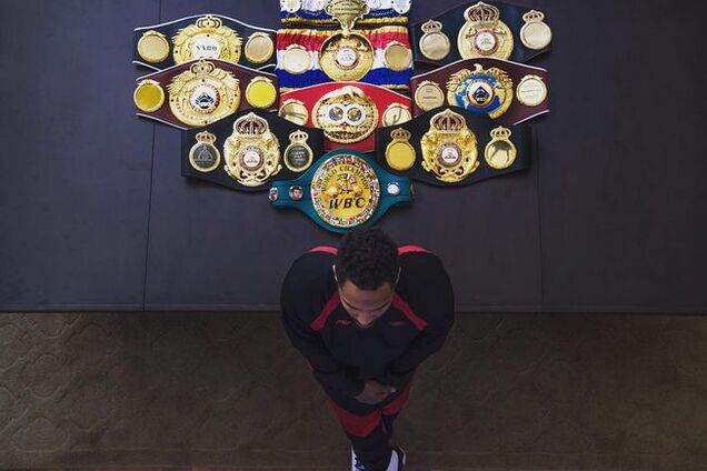 Непобедимый чемпион мира сенсационно объявил о завершении карьеры после избиения лучшего боксера России