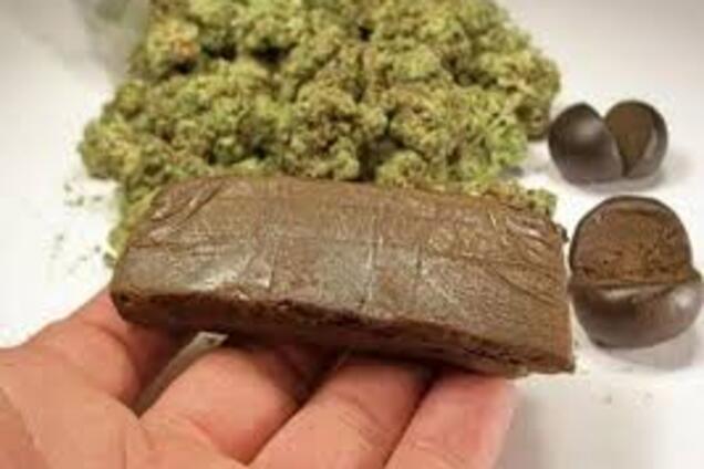 Мужчина из Запорожья прятал наркотики в носках