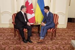 'Друзі пізнаються в біді': Порошенко провів зустріч із Трюдо в Канаді