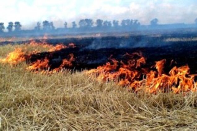 Вибухи і пожежа на військових складах у Маріуполі: озвучена головна версія
