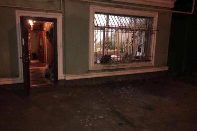 В Одессе бросили гранату в частный дом: опубликованы фото