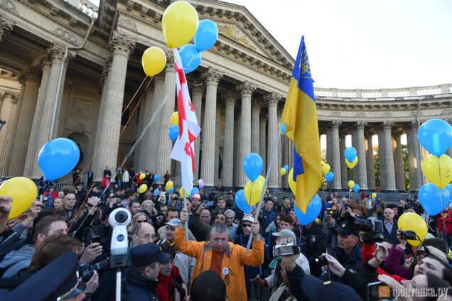 'Путін - це війна!' Санкт-Петербург вийшов на несанкціонований мітинг проти війни з Україною