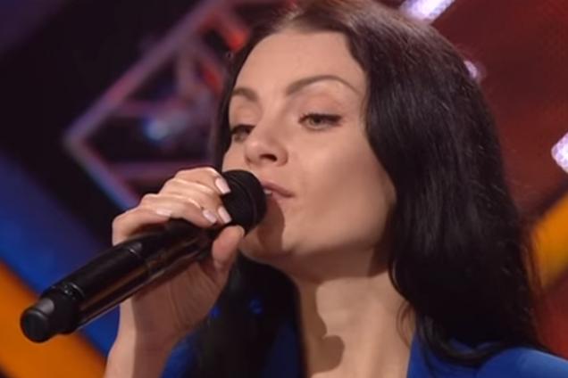 'Дрожь по телу...' Одинокая мать на 'X-Фактор 8' довела зал до слез исполнением песни