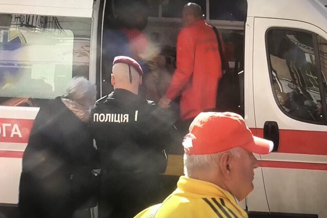 На митинге Рабиновича 'За життя' с одним из участников случился эпилептический приступ - журналист