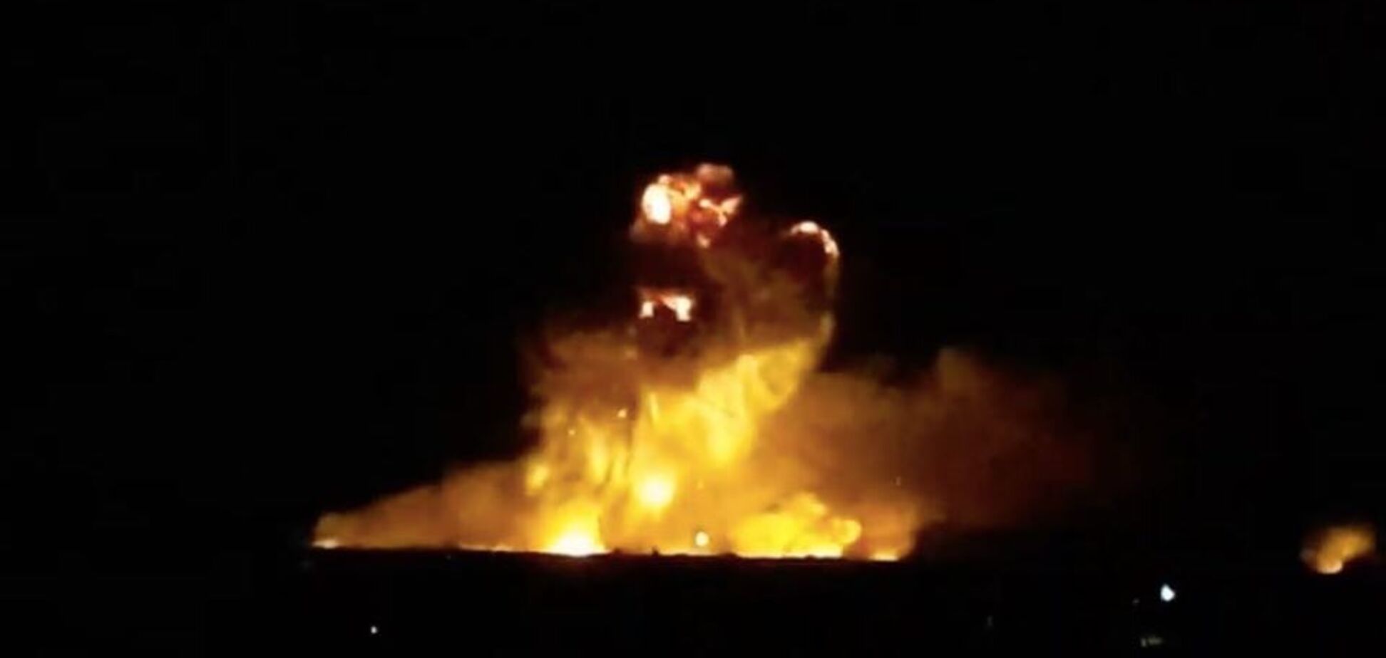 Взрывы на складе боеприпасов: над Винницей запретили полеты самолетов