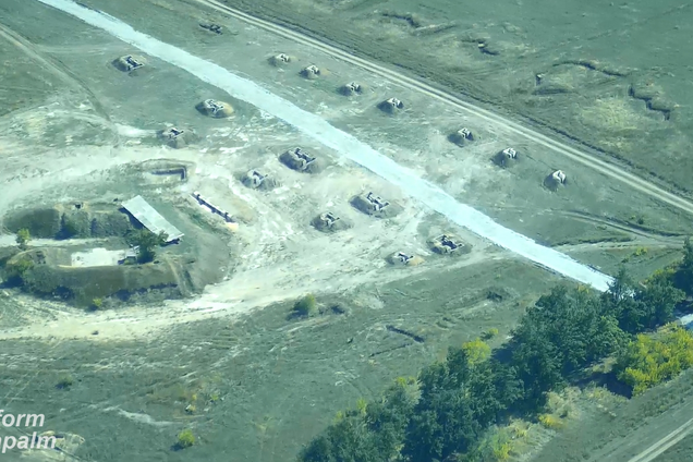 Зняли з дрона: аеророзвідка показала заборонені бойові машини окупантів на Донбасі