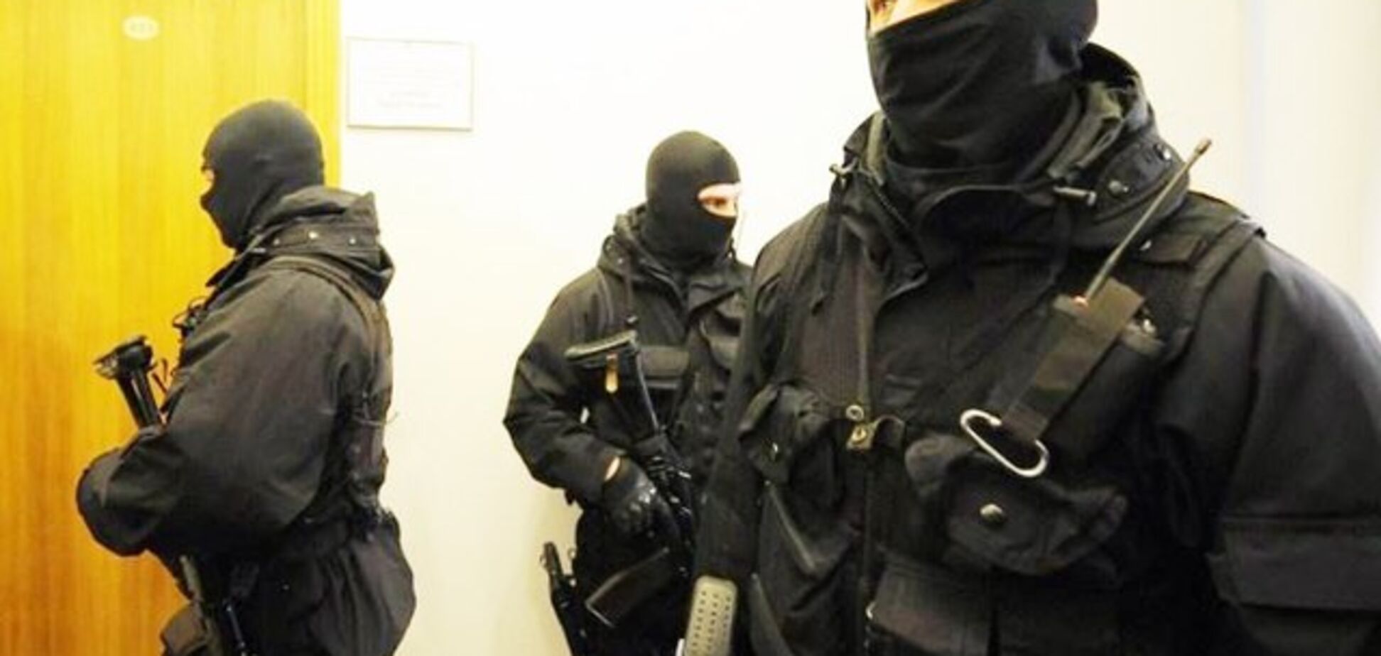 У руководства Минсоцполитики прошли обыски: сейф вскрывали автогеном