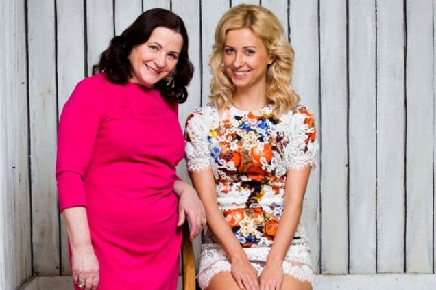 Тоня Матвиенко поразила сеть акробатическим снимком своей 69-летней мамы