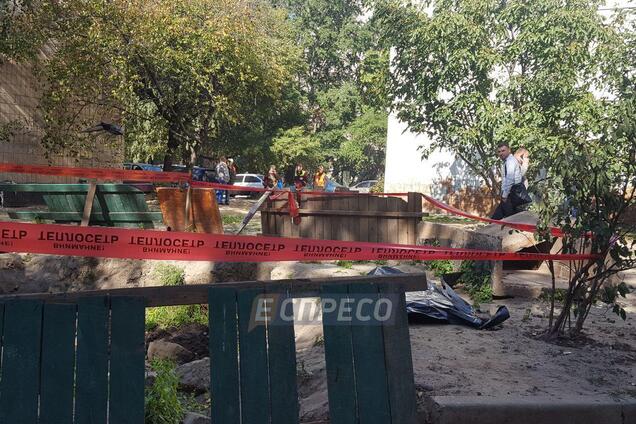 В Киеве в одном из дворов нашли обезглавленного мужчину