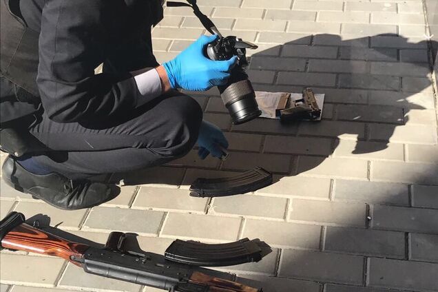 Бурштинові війни: у Луцьку двоє 'копачів' взяли в заручники поліцейського