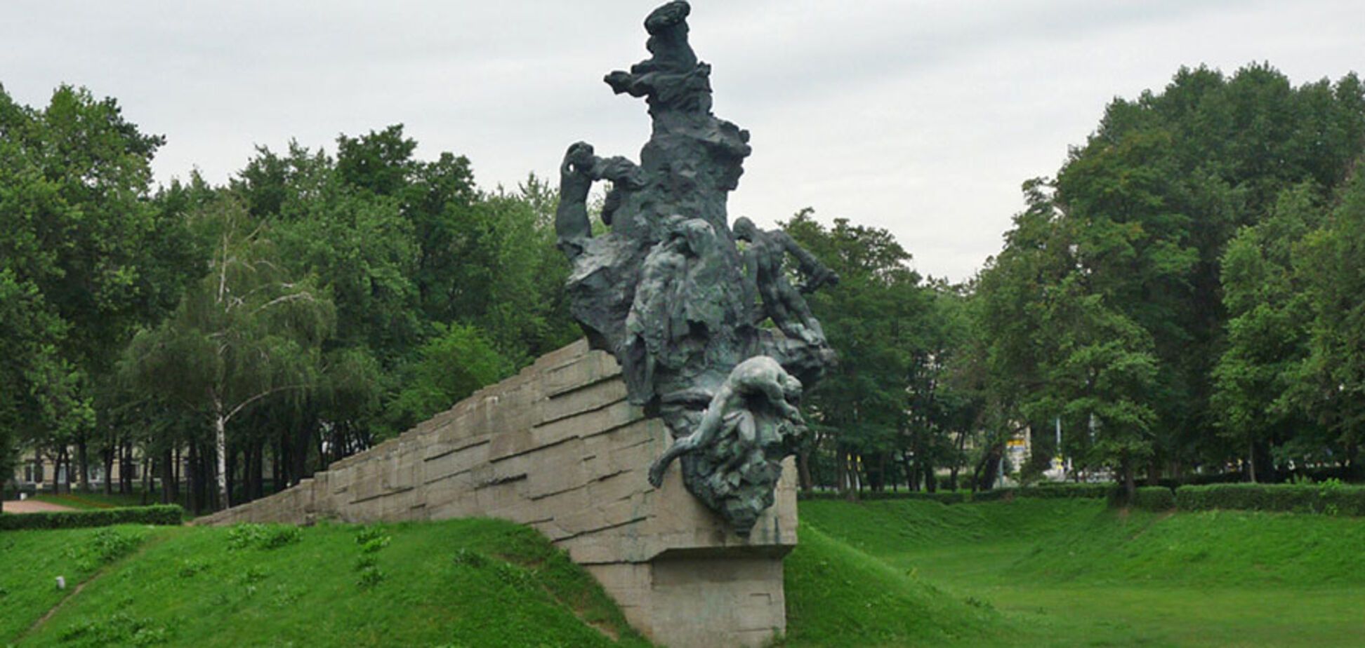 Нехай квіти будуть скрізь, де ступали босі ноги. Де йшов останній шлях