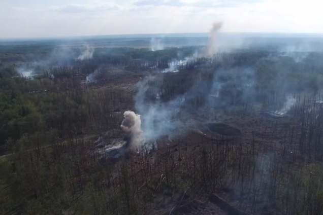 Що залишилося від складів у Калинівці: з'явилися фото наслідків вибухів