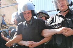 Файера и слезоточивый газ: в Одессе вспыхнуло крупное побоище