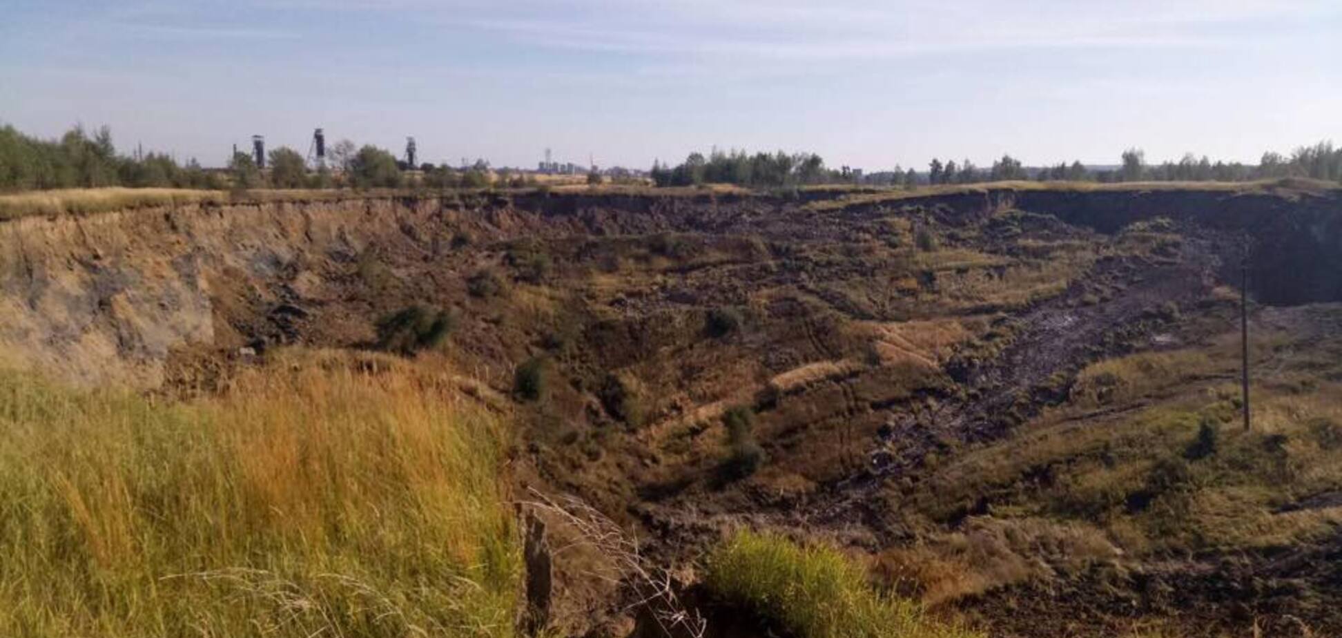 Последствия землетрясения на Западной Украине: фото пропасти сняли с высоты
