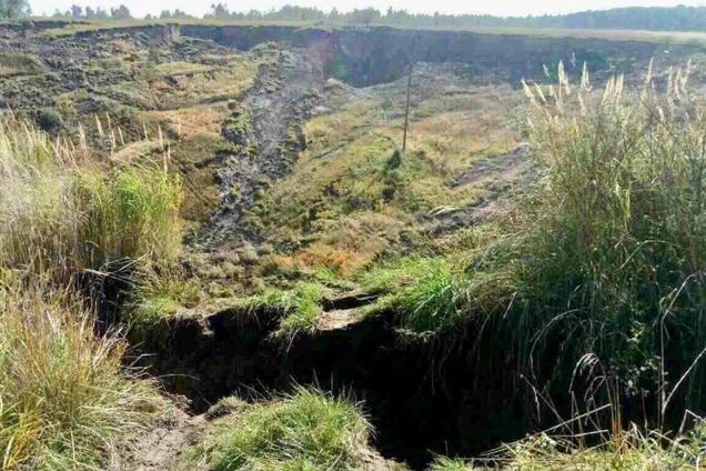 Земля растрескалась под ногами: на Западной Украине произошло землетрясение