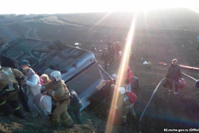 В Крыму на ходу перевернулся пассажирский автобус: много пострадавших
