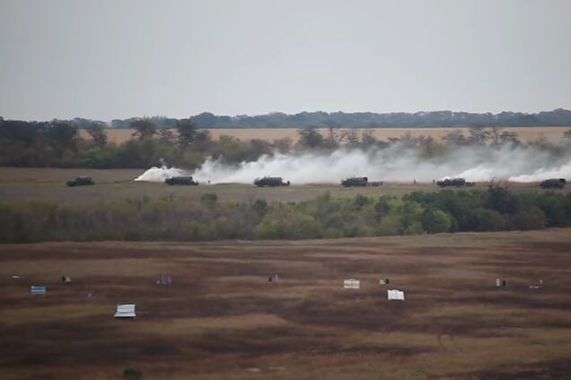 Терористи 'ДНР' влаштували масштабну стрілянину на Донбасі: опубліковано відео