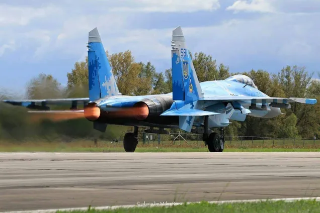 Высший пилотаж: украинский военный летчик стал звездой международного авиашоу