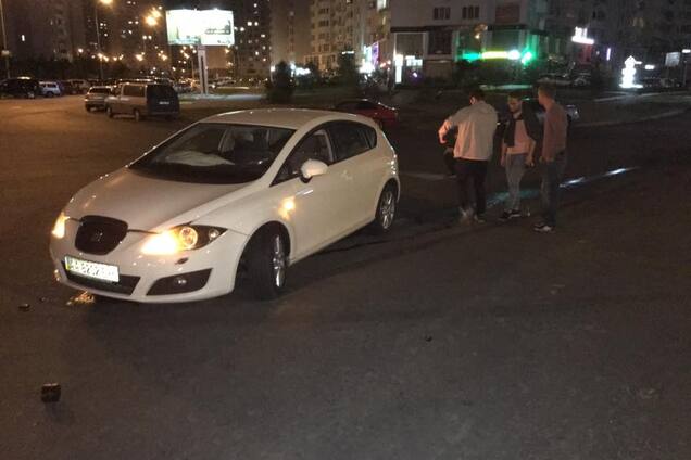 Вся дорога у виступаючих люках: у Києві дивом уникли страшної трагедії