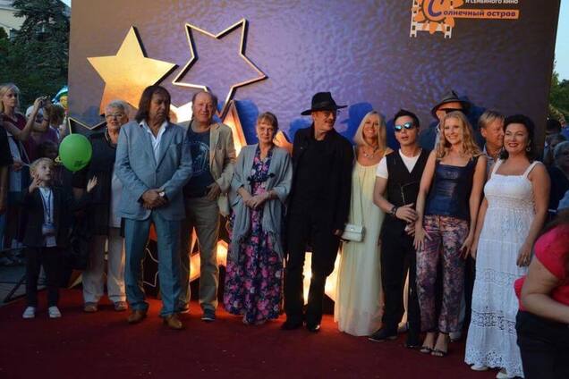 Тысяча чертей: в Крым наведались известные российские артисты