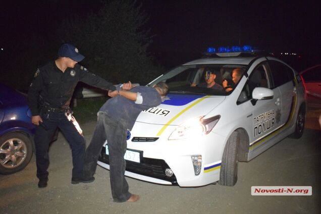 Стрілянина на дорозі в Миколаєві: поліція зловила зловмисника, який ледь не вбив людину