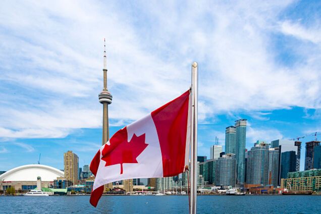 Катастрофически большой процент: Канада массово отказывает украинцам в визах