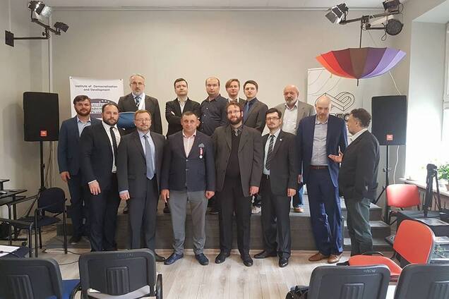 Смертельное ДТП с политологами: опубликовано последнее прижизненное фото погибших