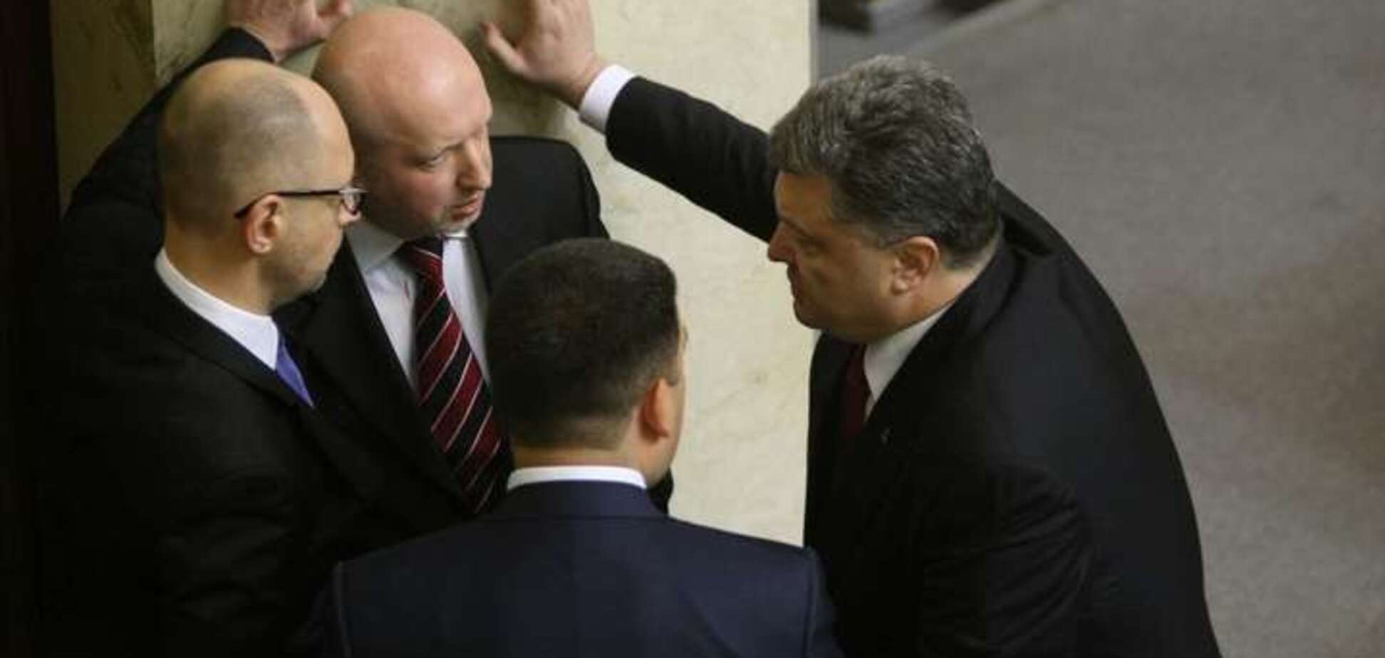 Яценюк возглавит НБУ? СМИ сообщили детали тайных переговоров у Порошенко