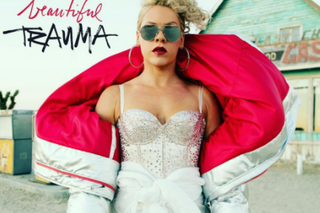 День рождения Pink: как менялась певица и ее клипы