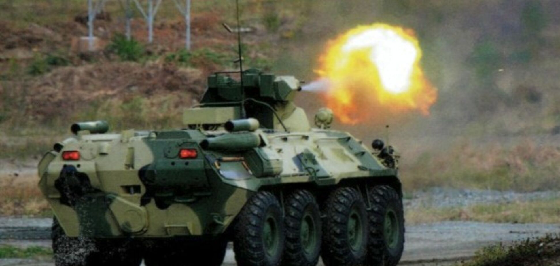 В Росії військовий спалив на вогнищі новий БТР