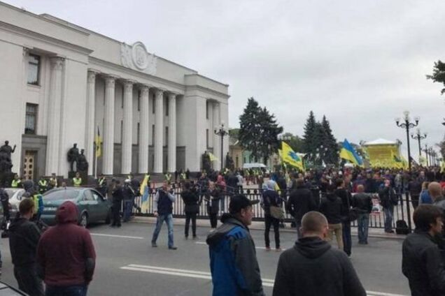 Митинг под Радой: владельцы авто с еврономерами приняли решение