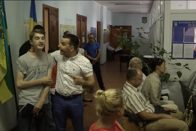 'Не займайся х*рнею': скандал із самосудом депутата над школярем під Києвом отримав продовження