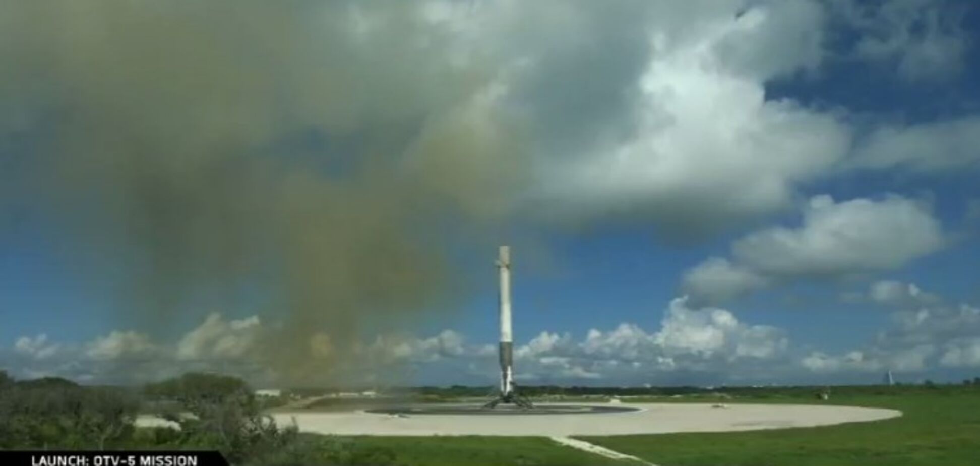 SpaceX запустила на орбіту космічний літак секретної місії США