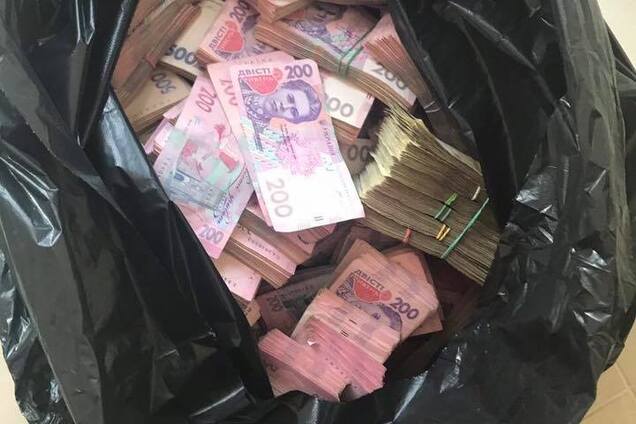 В Киеве 'накрыли' конвертцентр известнейшего контрабандиста Одессы времен независимости