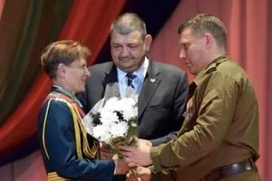 Террористы награждают террористов в городе террористической славы