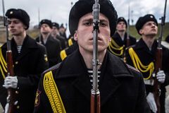 'В бою с украинцами': надпись на могиле российского командира возмутила сеть