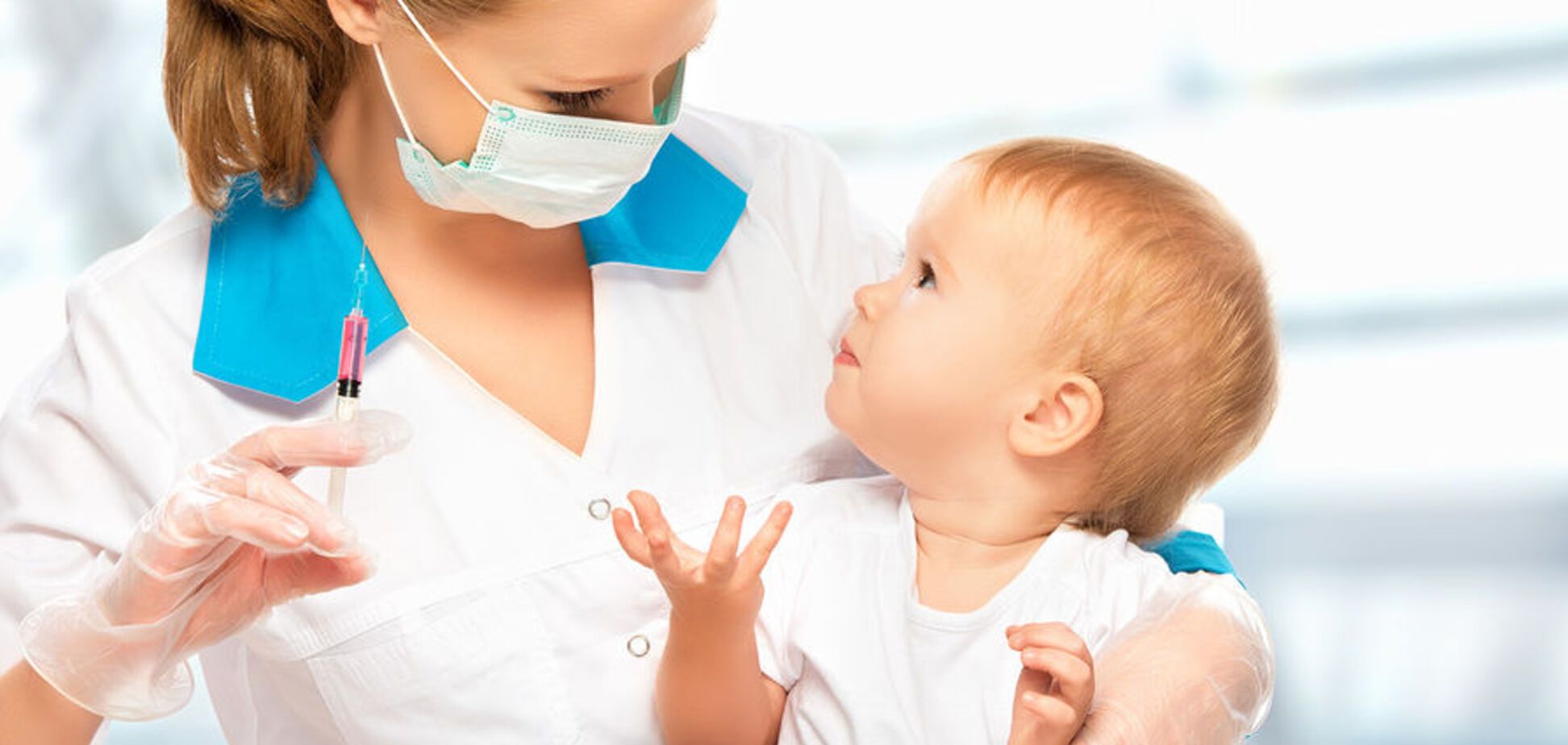 Опрос: нужно ли вакцинировать своего ребенка