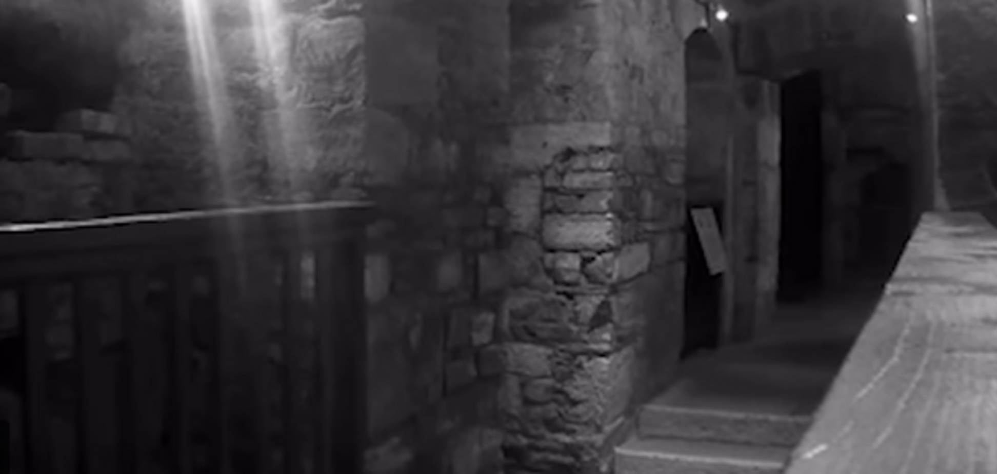 Жуткое зрелище: в тюрьме Британии призрака сняли на видео