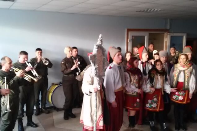 В Запорожье полиция и Нагвардия пели и плясали (ФОТО, ВИДЕО)