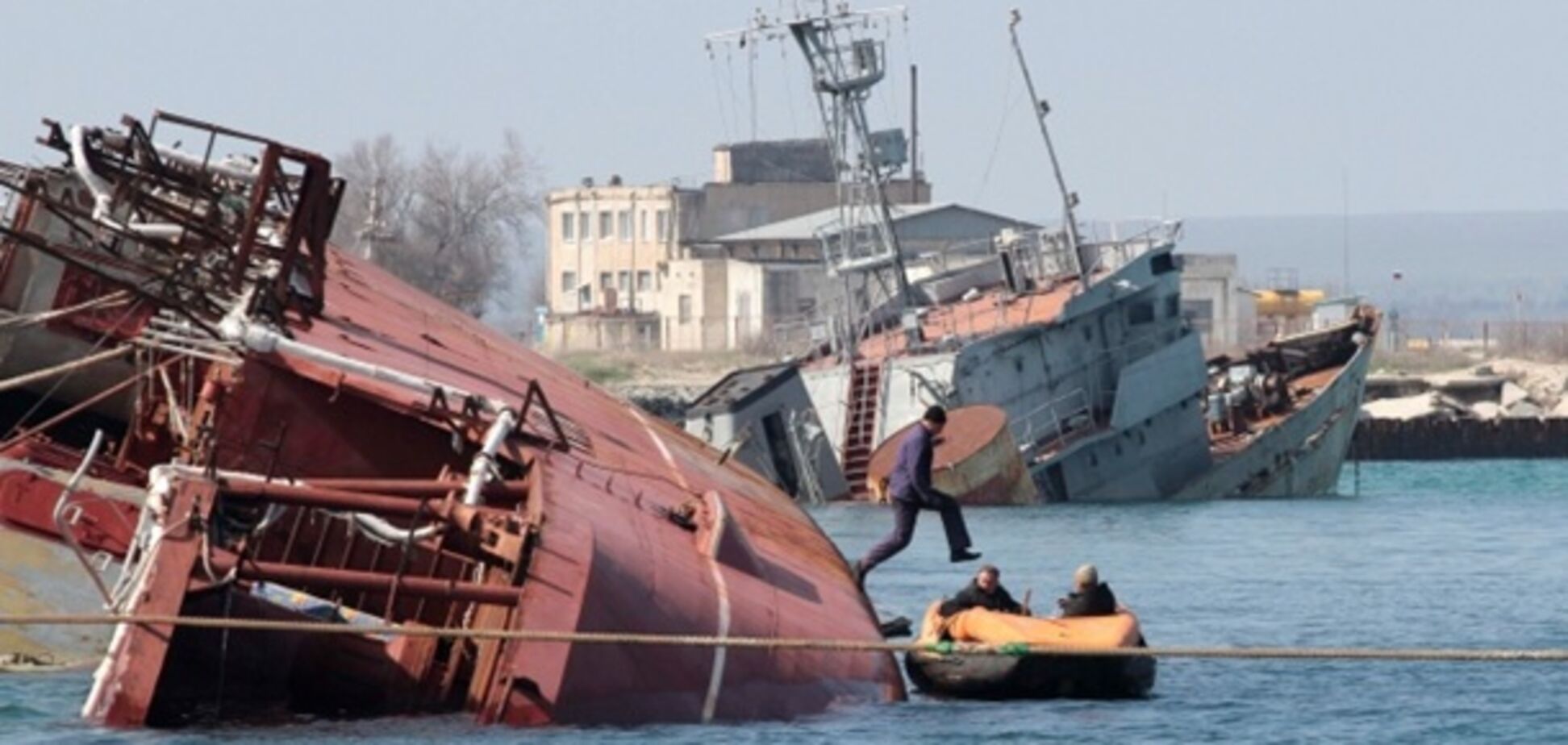 Украинские корабли в Крыму