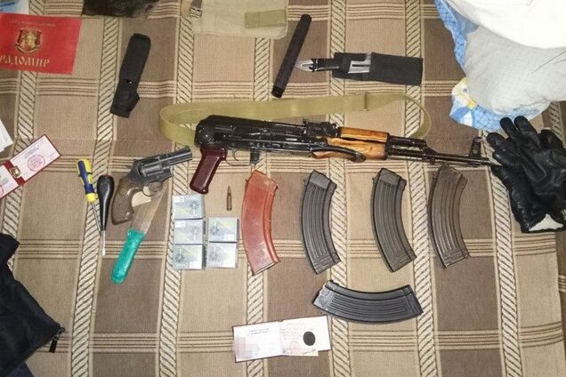 Зброя та символіка Росії: СБУ завітала з обшуками в 'бойове крило' УПЦ МП