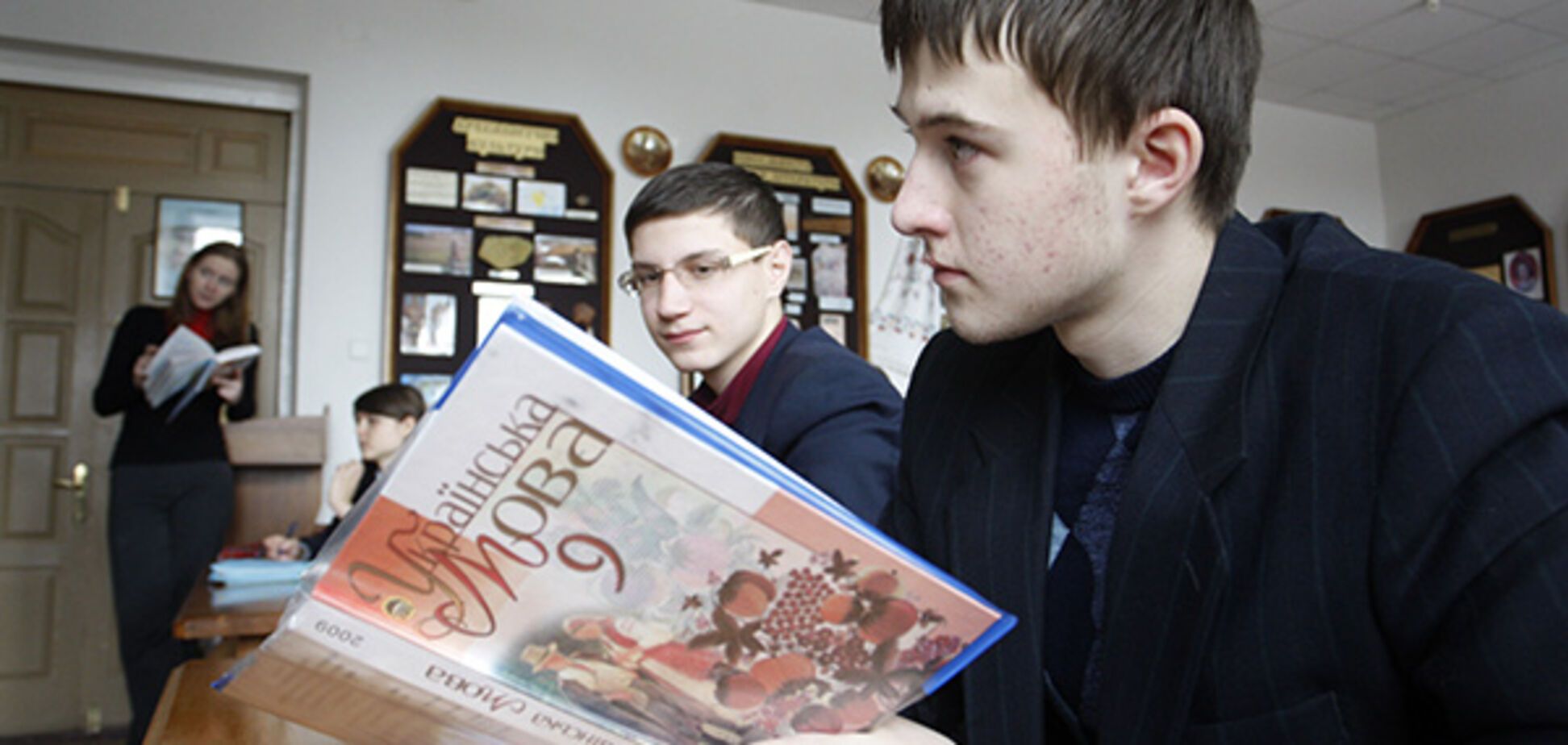 Зреет новый скандал: в Украине снова возьмутся за языки в школах